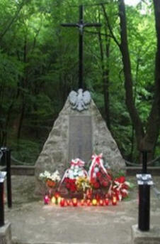 Pomnik pomordowanym w Lesie Grabiskim